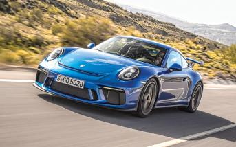 porsche911gt301.jpg