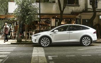 teslamodelx01.jpg