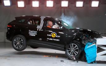 euroncapjaguarfpace201701.jpg