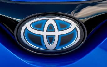toyotachr201733.jpg