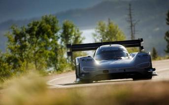 volkswagenidrpikespeakrecord03.jpg