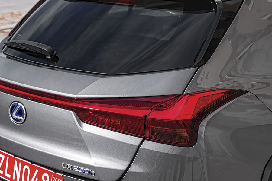 2019-lexus-ux-250h-grey-det-11-265568