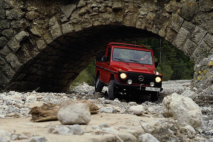 Vier Jahrzehnte G-schichte: Mercedes-Benz G-Klasse: Seit 1979 stilsicher durchs GeländeFour decades of G history: Mercedes-Benz G-Class: mastering terrain with an assured sense of style since 1979