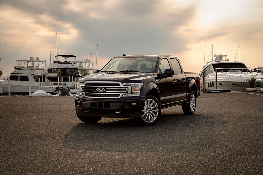 19FordF-150Limited_02_HR