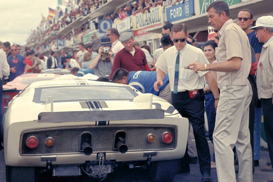 Carroll-Shelby-Goes-Racing-With-Ford
