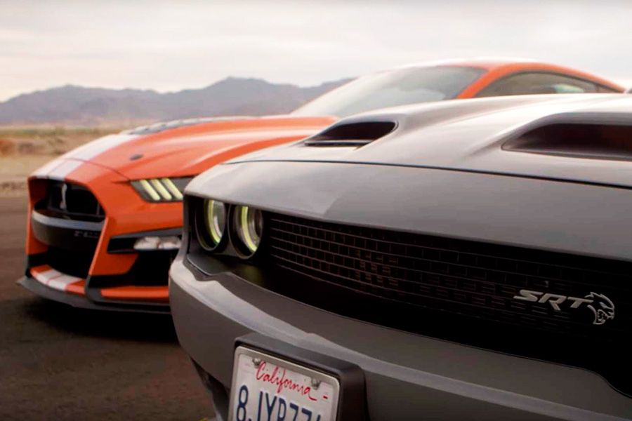 Ford Mustang Shelby GT500 vs. Dodge Challenger SRT Hellcat