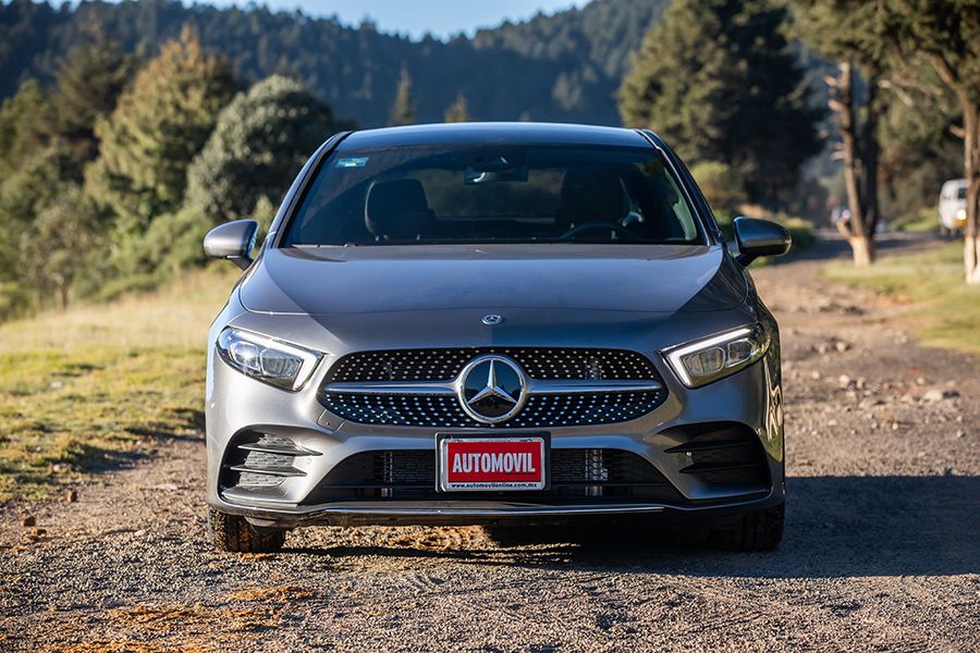 MERCEDES-CLASE-A-SEDAN-FRENTE-