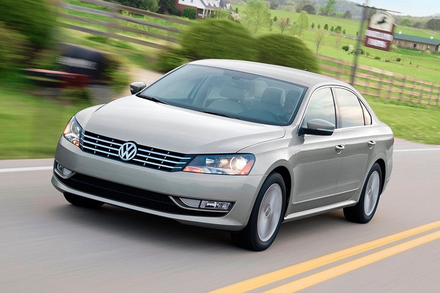 Volkswagen emite recall para 370,000 autos por airbags Takata Beetle PAssat