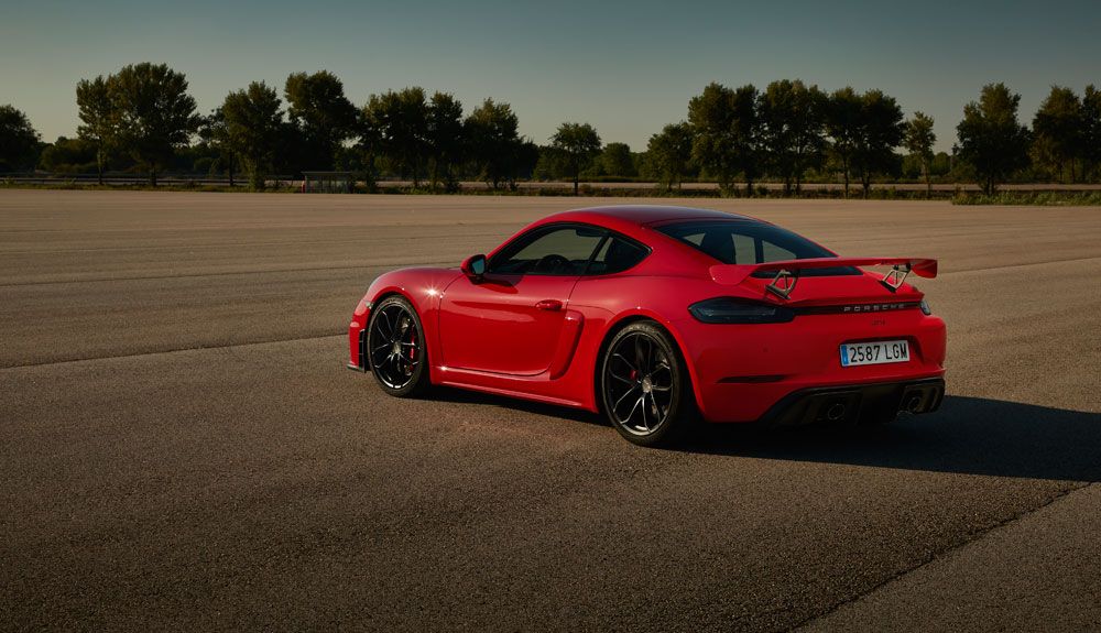 Porsche 718 Cayman GT4