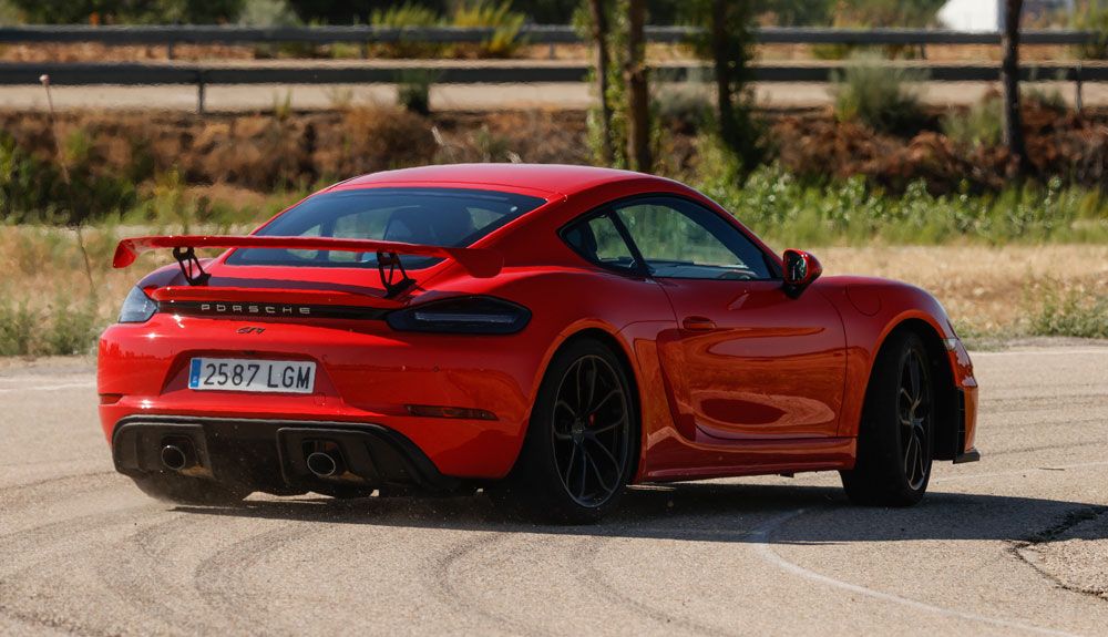 Porsche 718 Cayman GT4