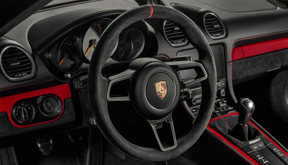 Porsche 718 Cayman GT4