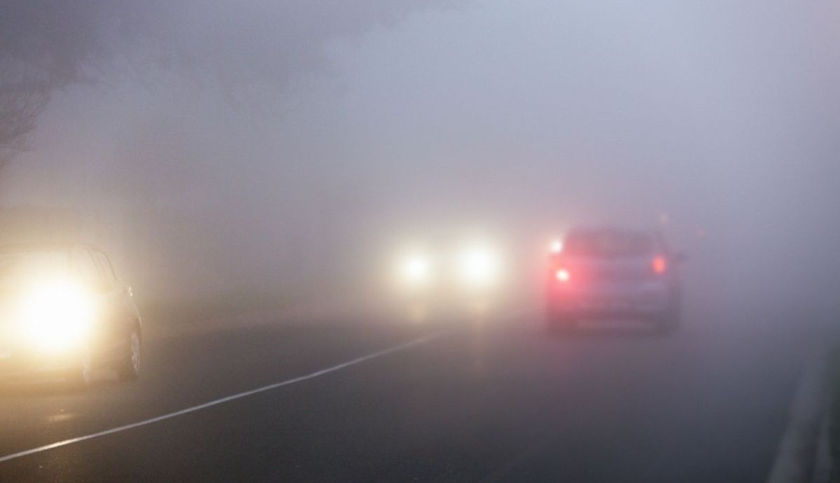 Circular con niebla densa