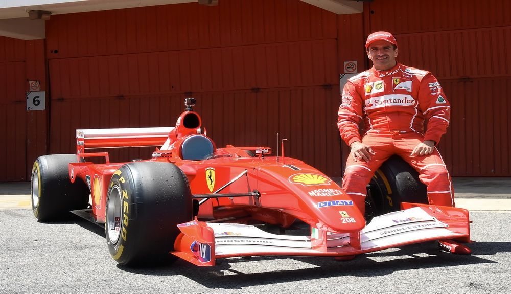 Marc Gené con uno de los Ferrari cliente