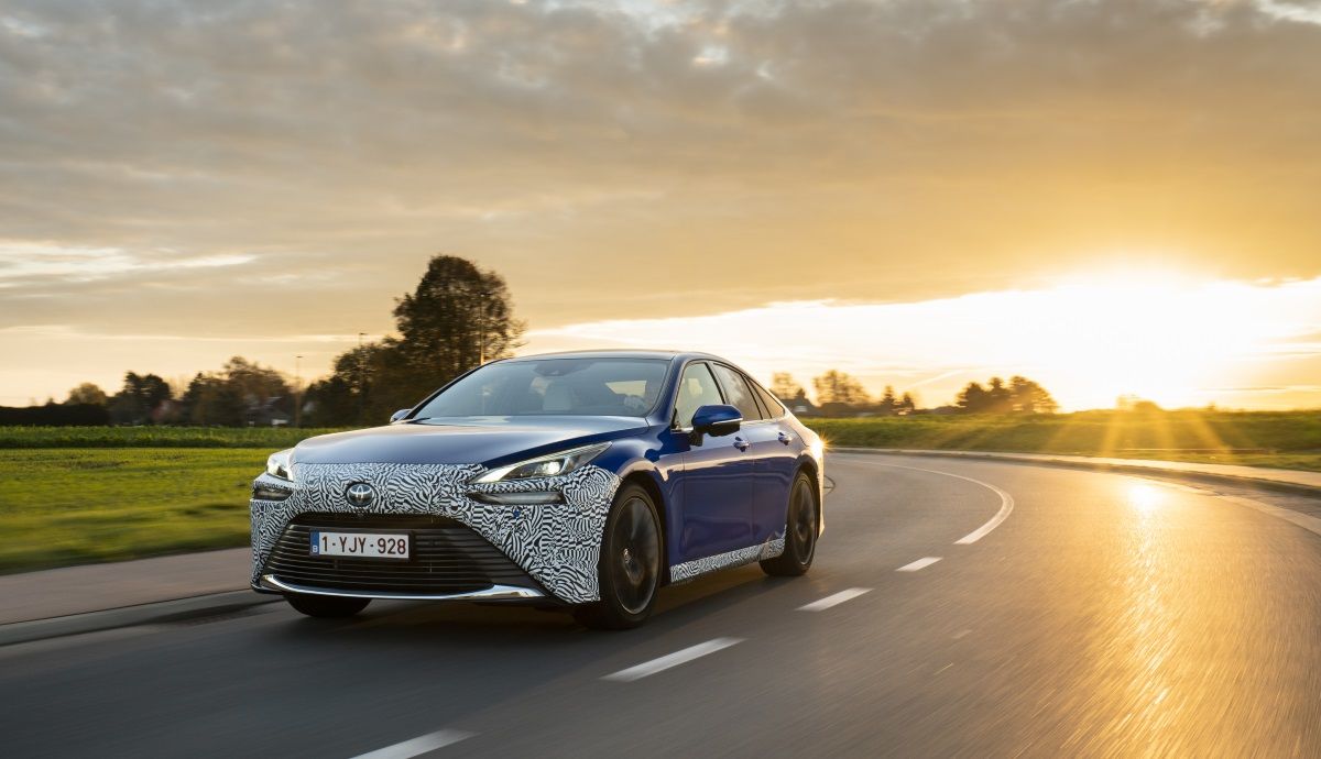 Nos subimos al nuevo Toyota Mirai en estas primeras unidades.