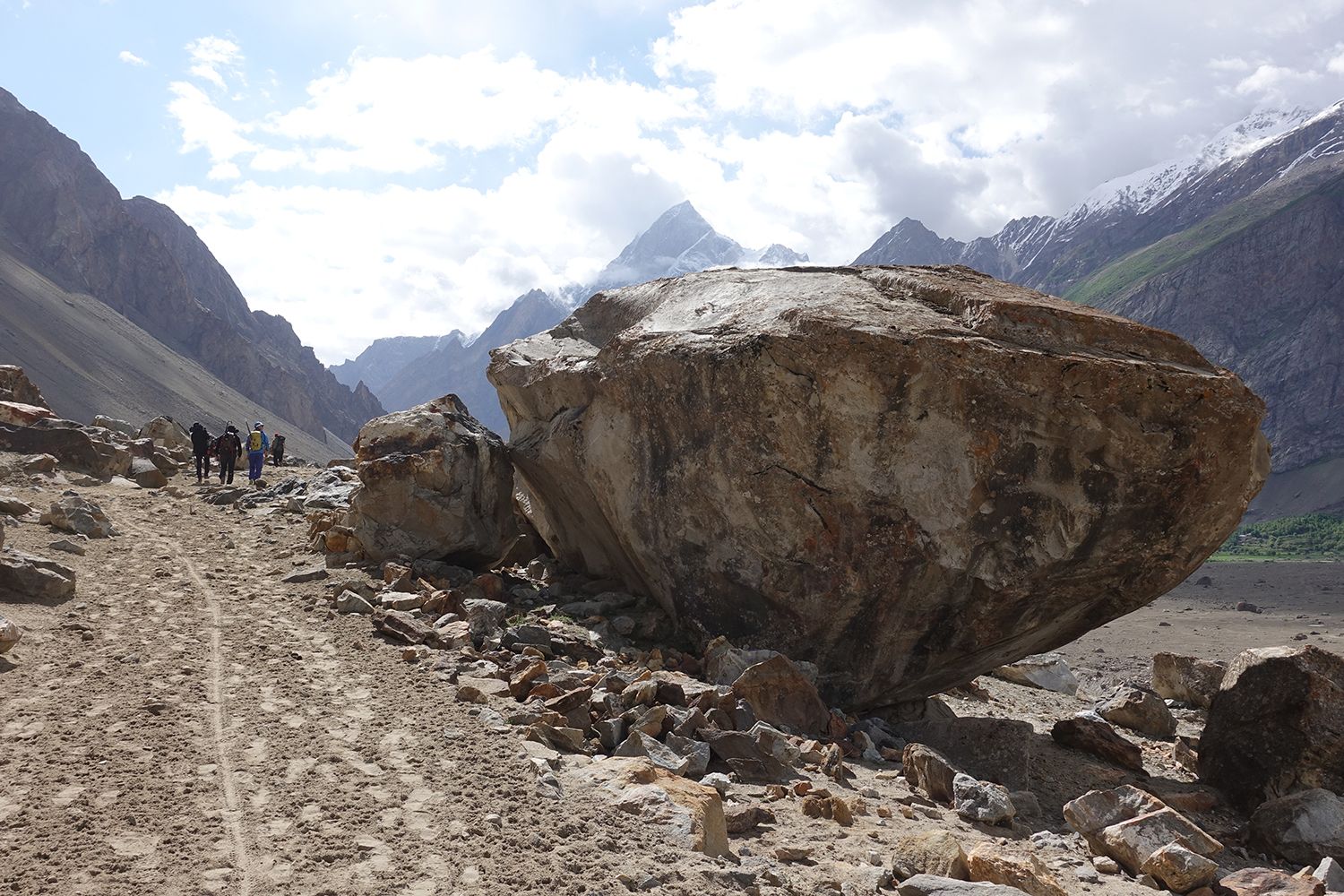 El K2, con sus 8.611 metros, es el pico más alto de la cadena del Karakorum.