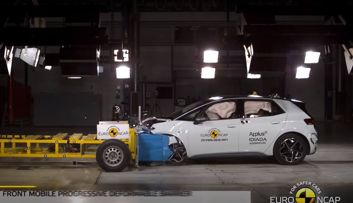El VW ID.3, durante los test de seguridad Euro NCAP