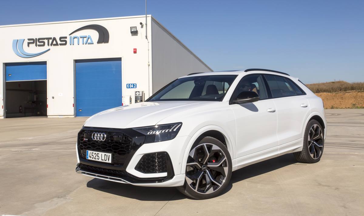 AUDI RS Q8 (1)