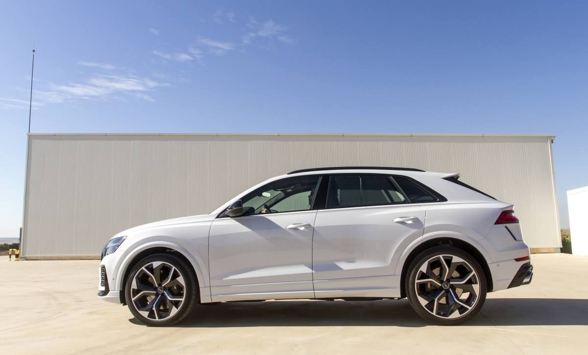 AUDI RS Q8 (7)