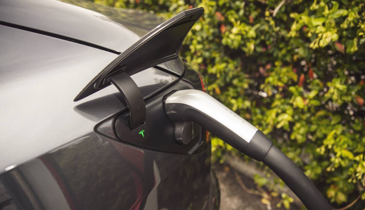Por qué un paso radical a la electrificación total colapsaría la industria del automóvil