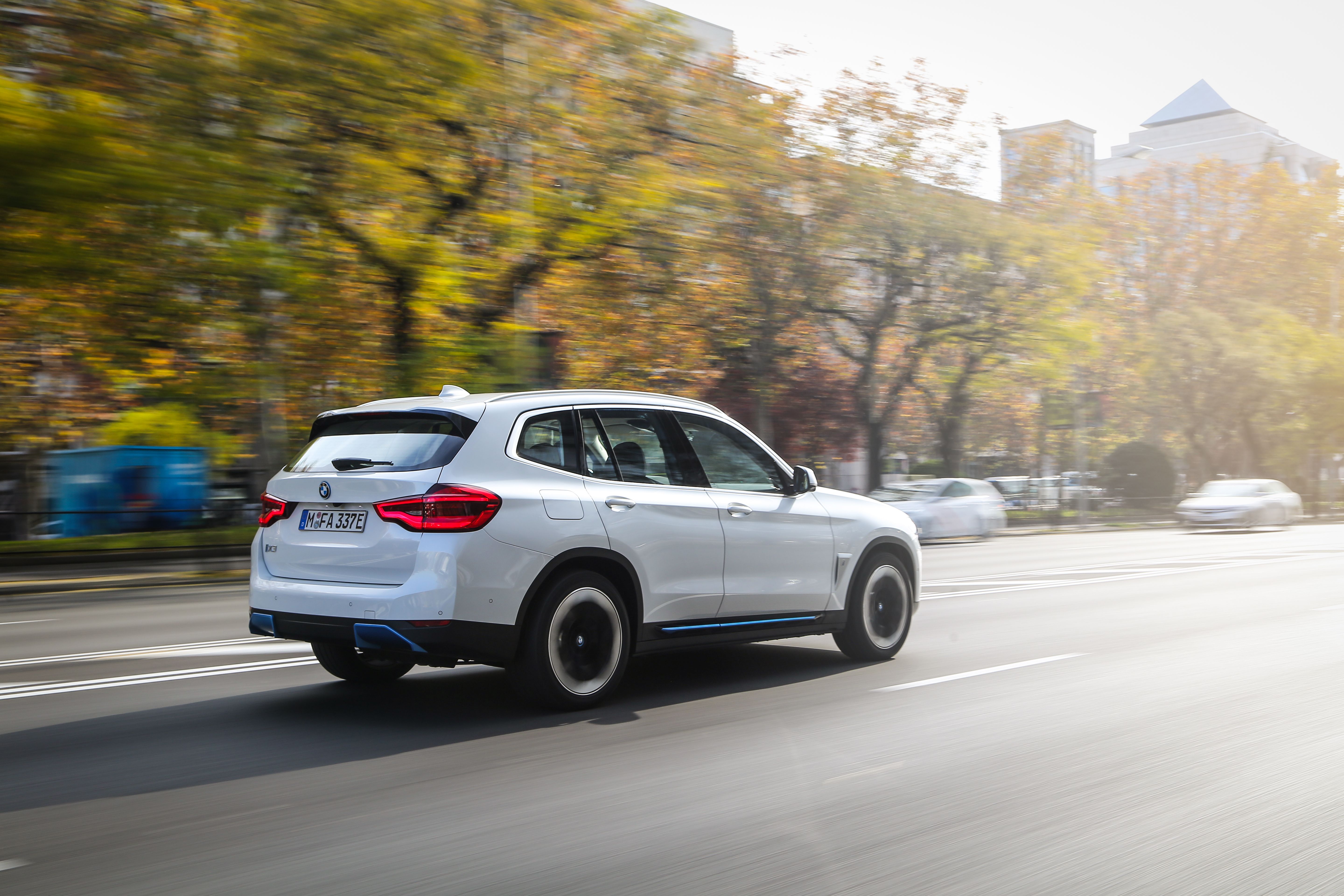 El nuevo BMW iX3 admite cargas en corriente continua hasta 150 kW. 