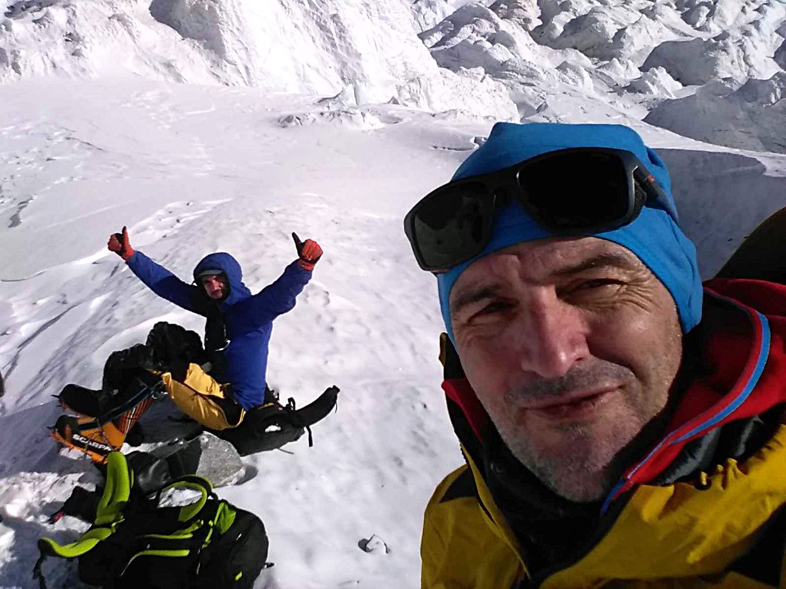 Sergi Mingote y Juan Pablo Mohr cerca del Campo Base Avanzado, a 5.300 metros de altitud.
