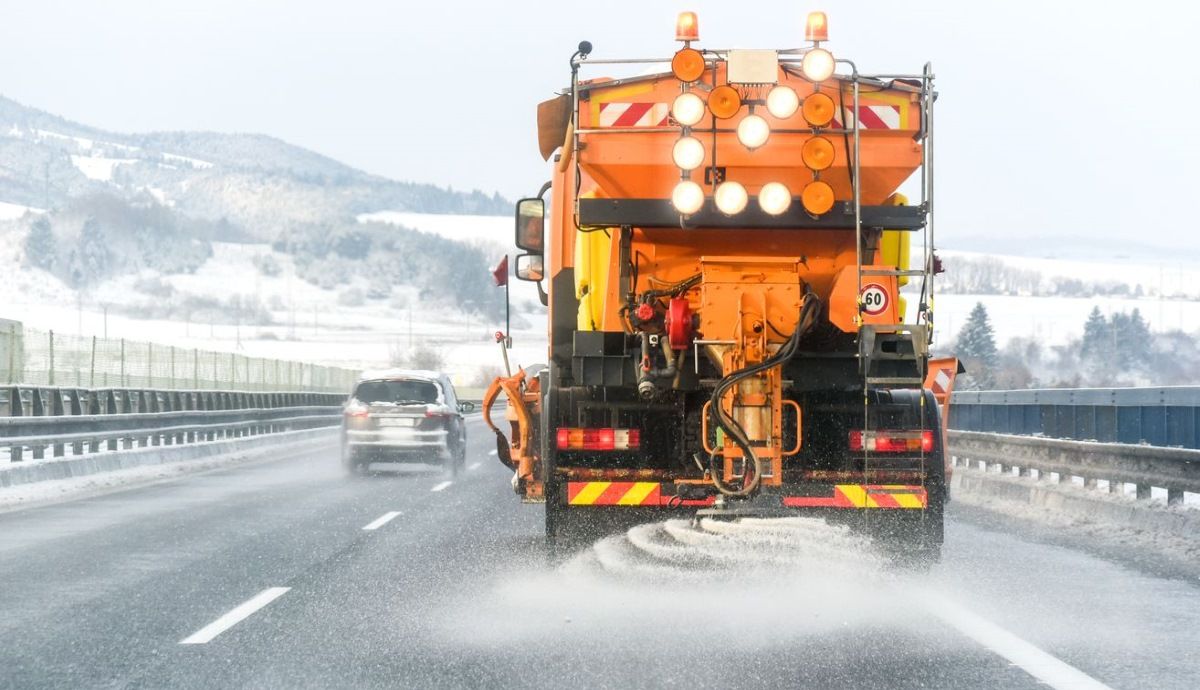Protege tu coche de los daños de la sal en la carretera en estas fechas. Foto: iStock.