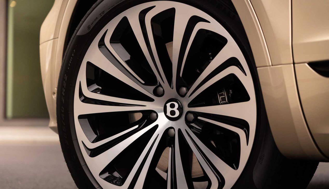 Bentley Bentayga Hybrid 2021.