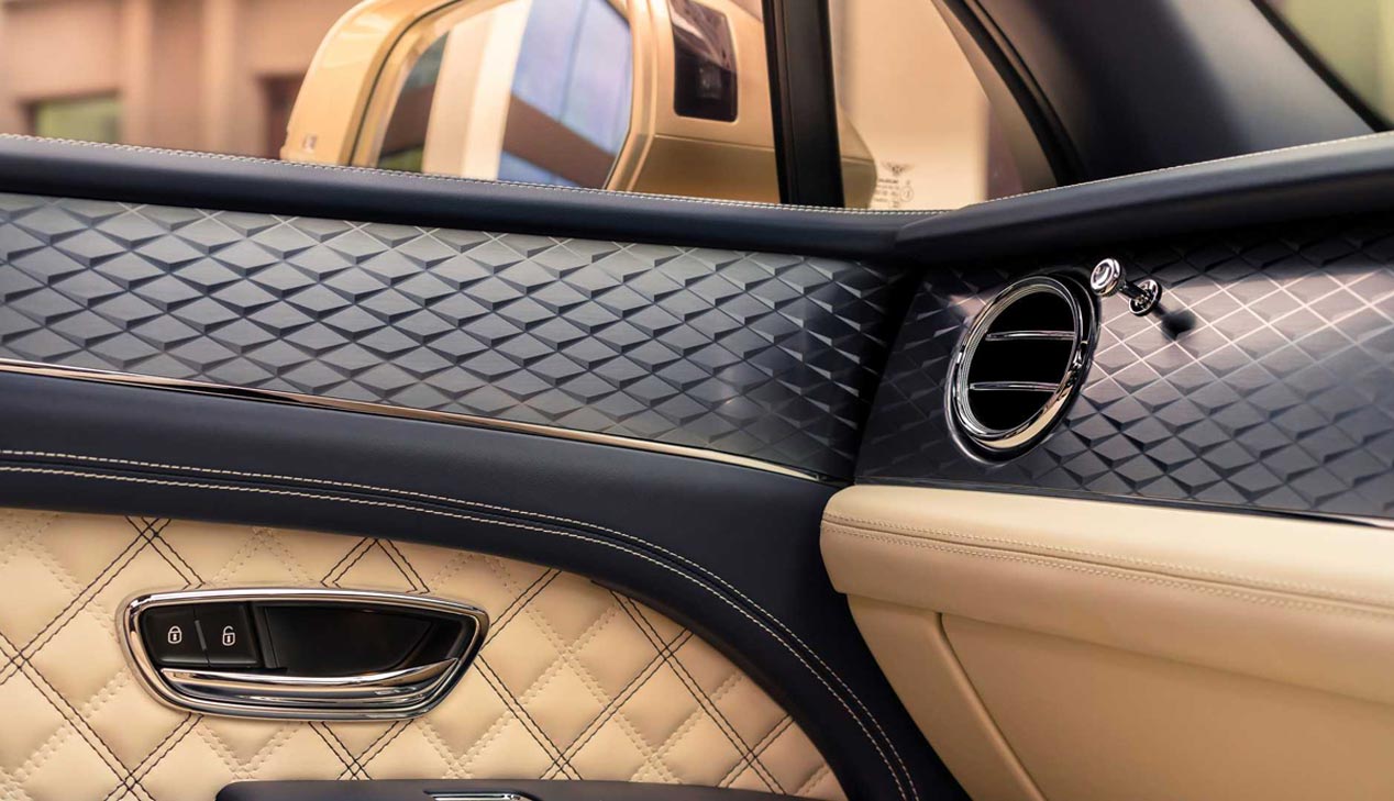 Bentley Bentayga Hybrid 2021.