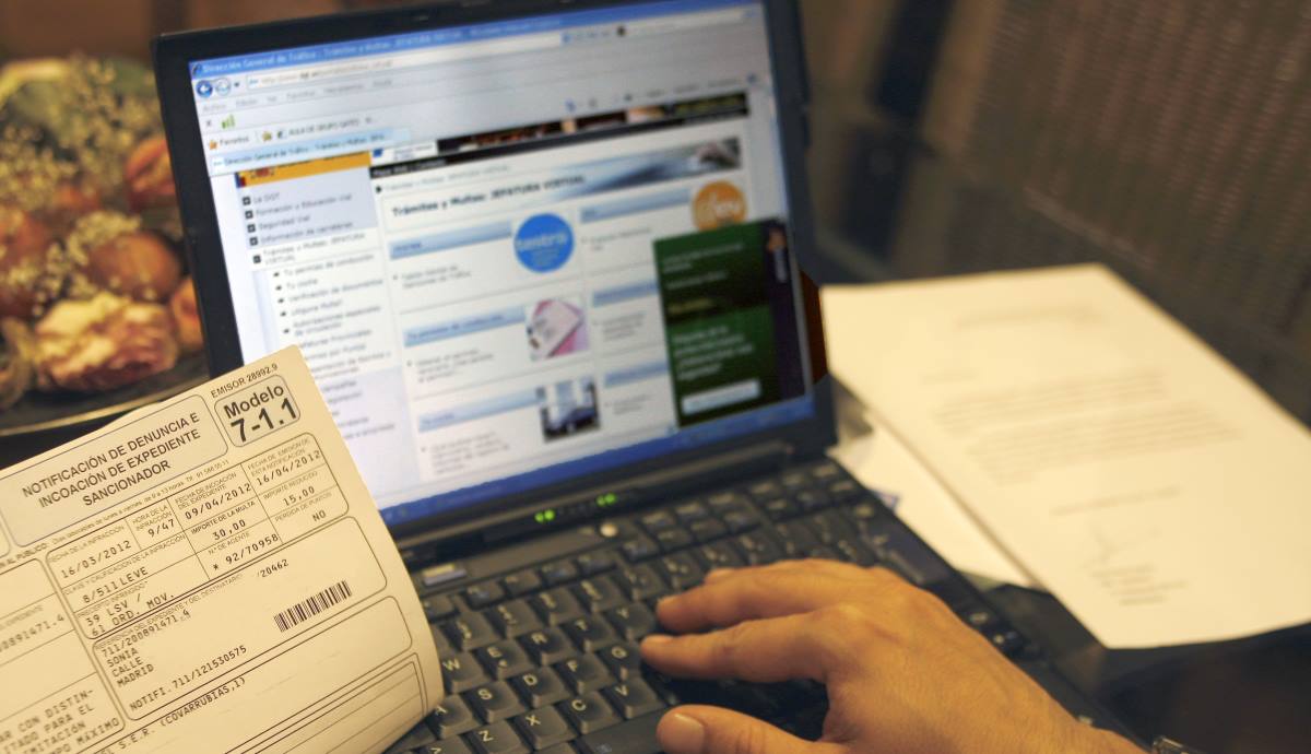 Así puedes saber ya si tienes una multa de la DGT y evitar pagar más por recargo