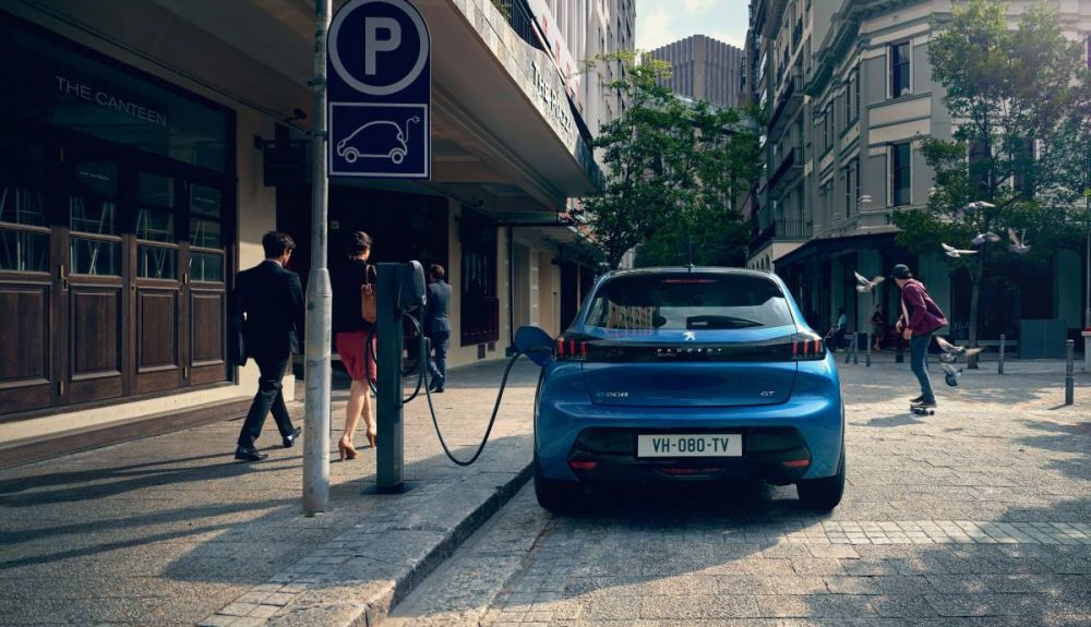 Peugeot e208