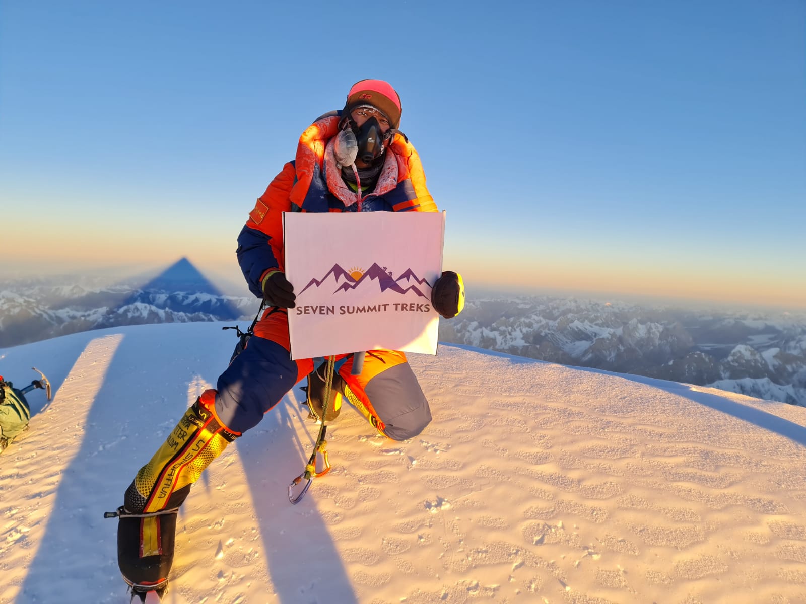Sona Sherpa en la cima del K2