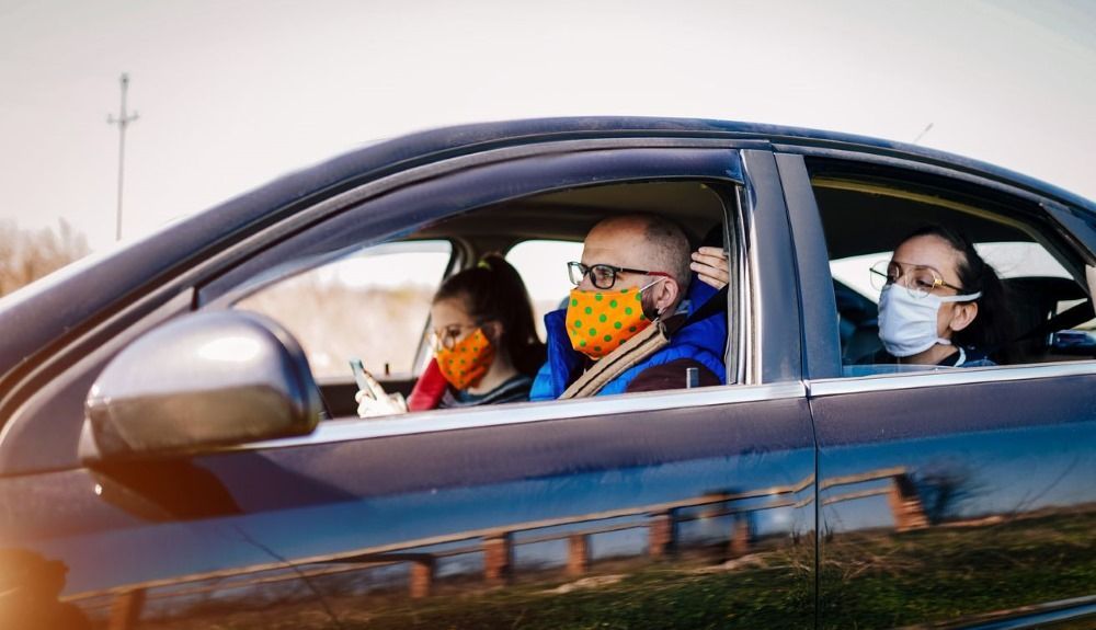 En Andalucía no pueden viajar ya más de 4 personas en coches.