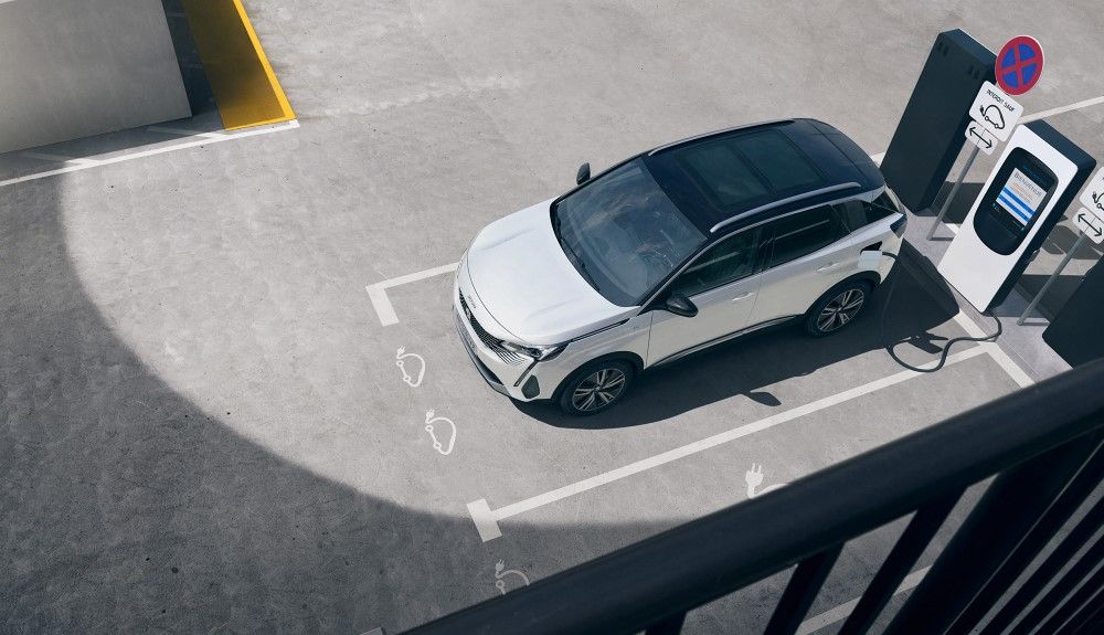 Peugeot 3008 Hybrid 4 2021