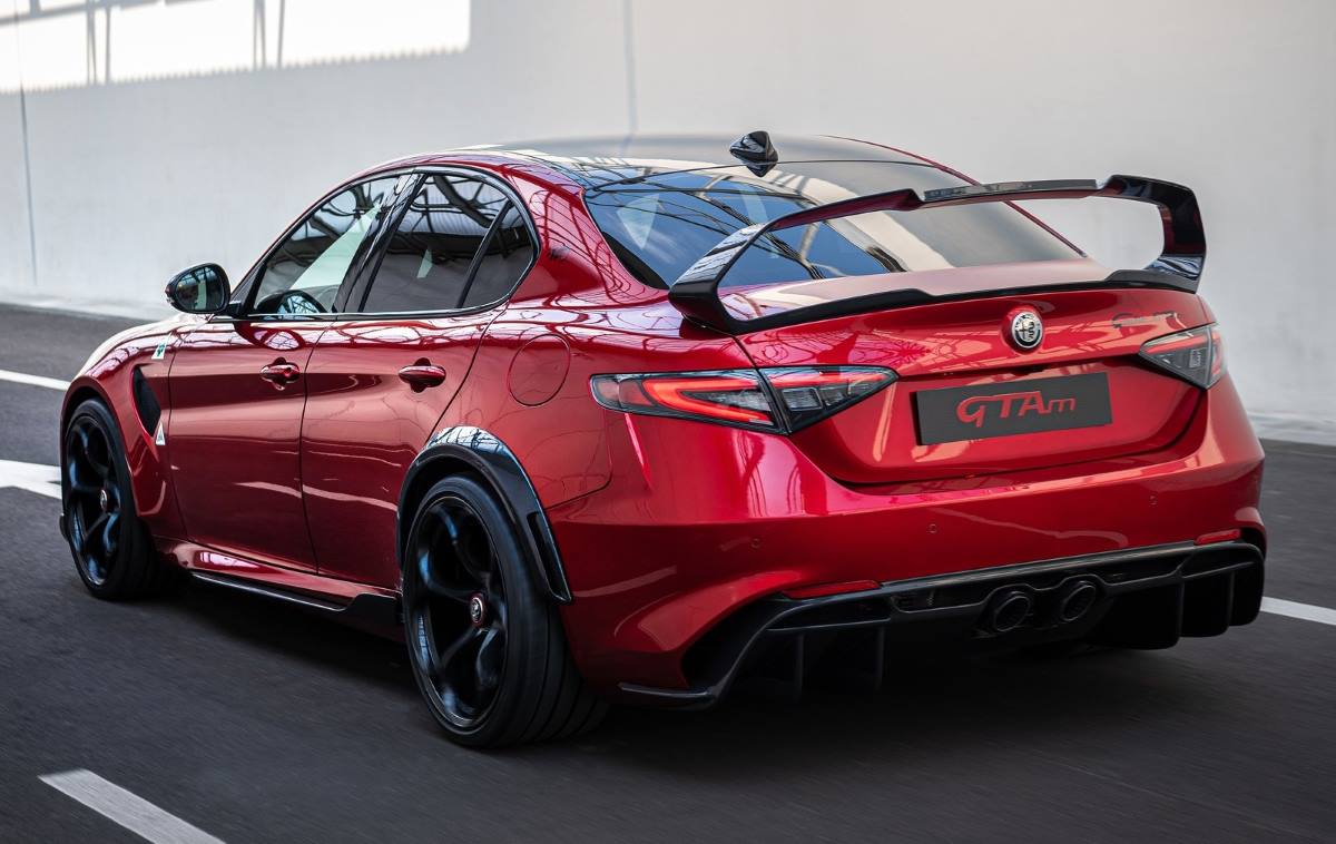 Alfa Romeo GTA 2021 y su zaga