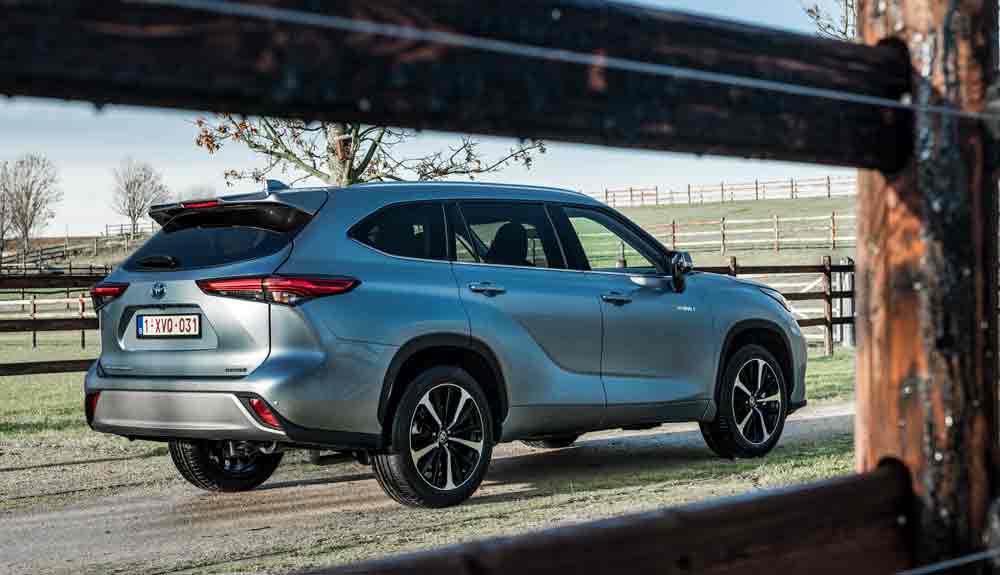Toyota y su oferta más completa de coches híbridos eléctricos.