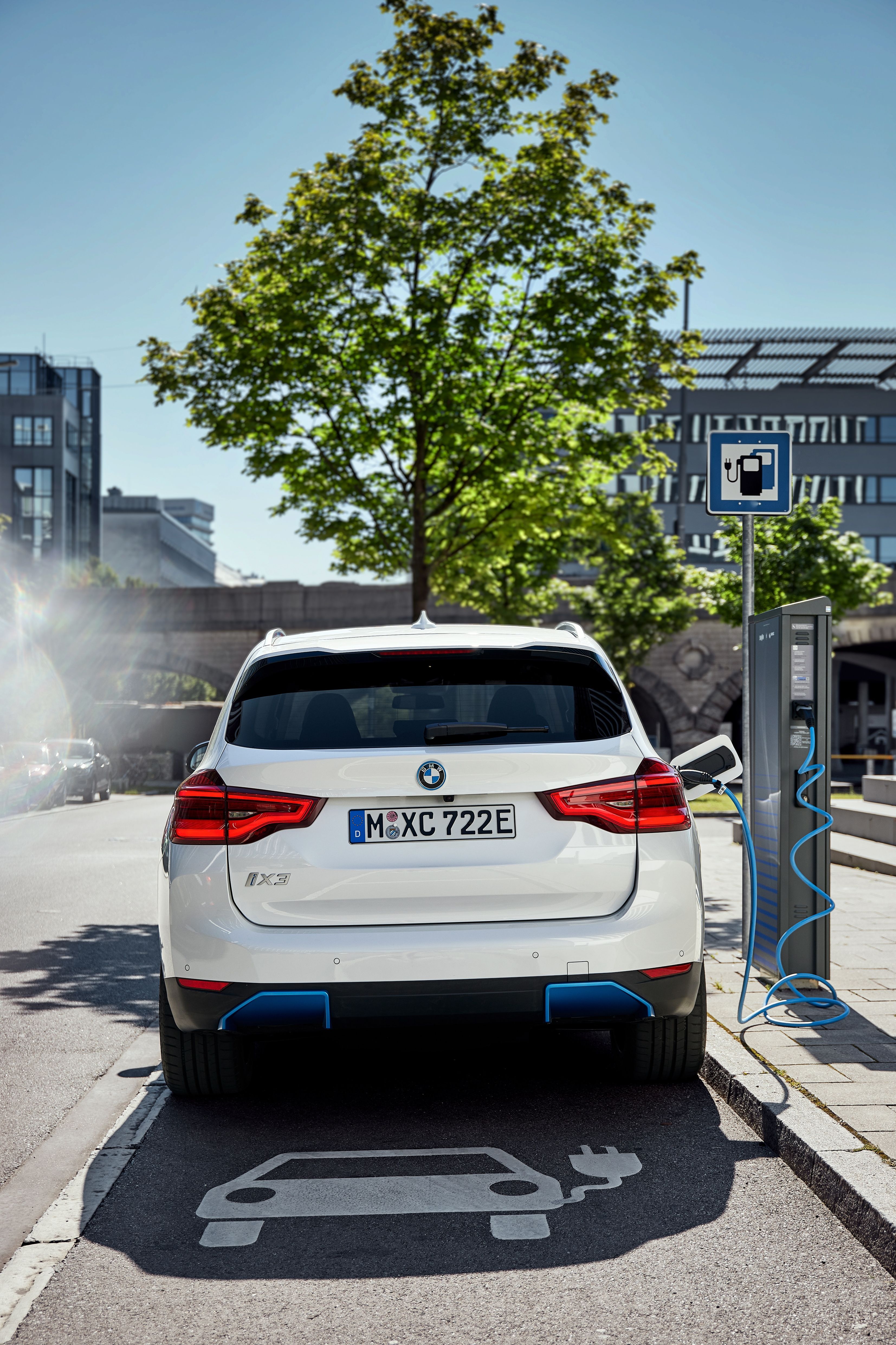 BMW charging