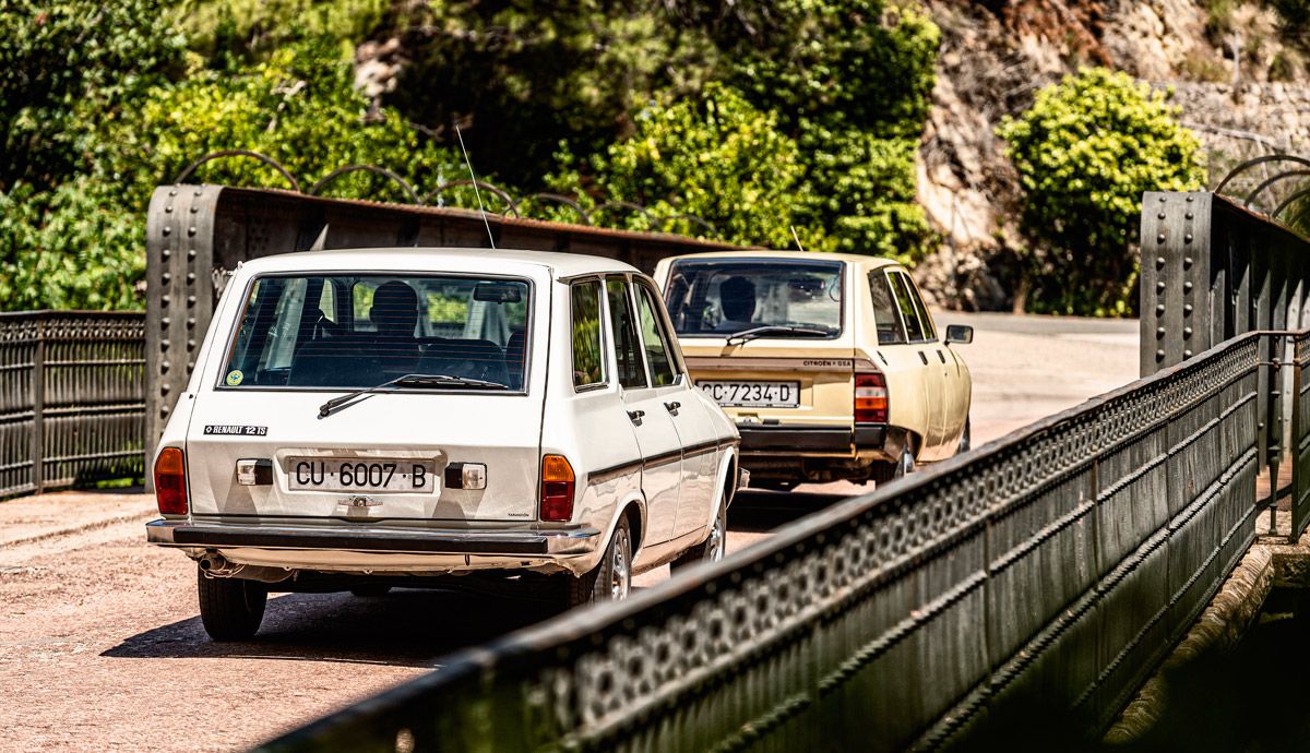 Cara a cara clásico: Citroën GSA Break y Renault 12 TS.