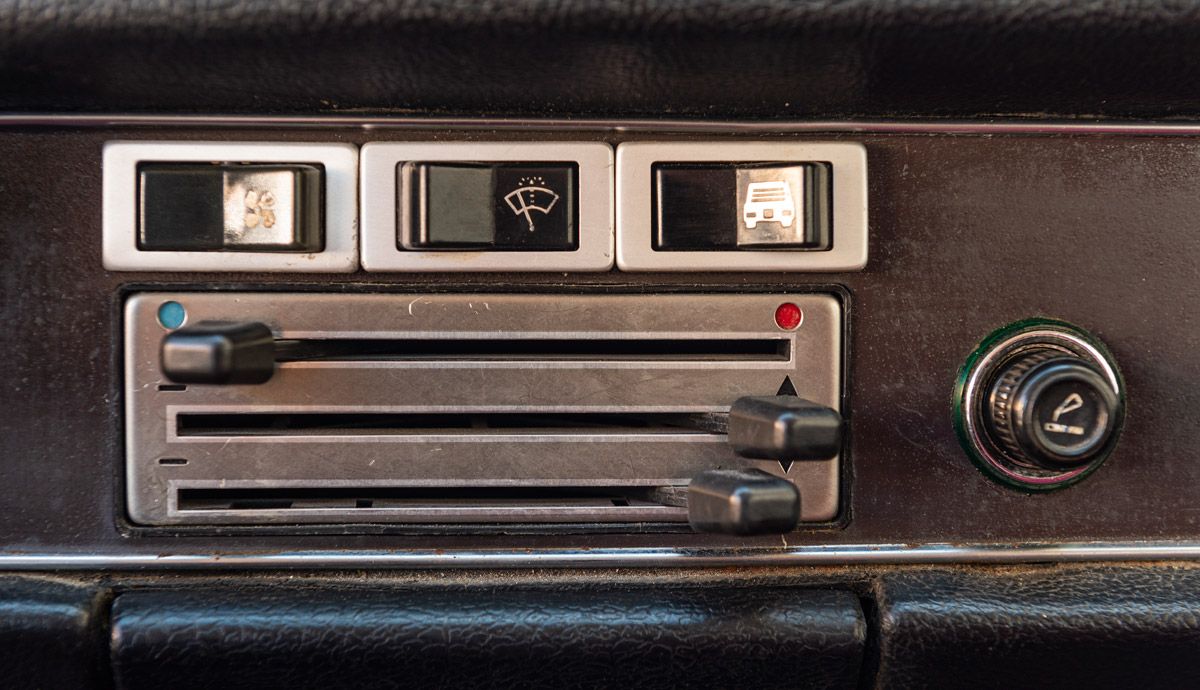 Cara a cara clásico: Citroën GSA Break y Renault 12 TS.