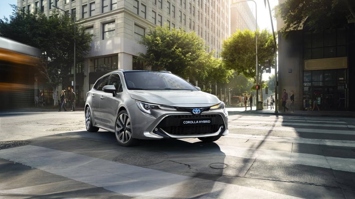 Toyota y su oferta más completa de coches híbridos eléctricos.