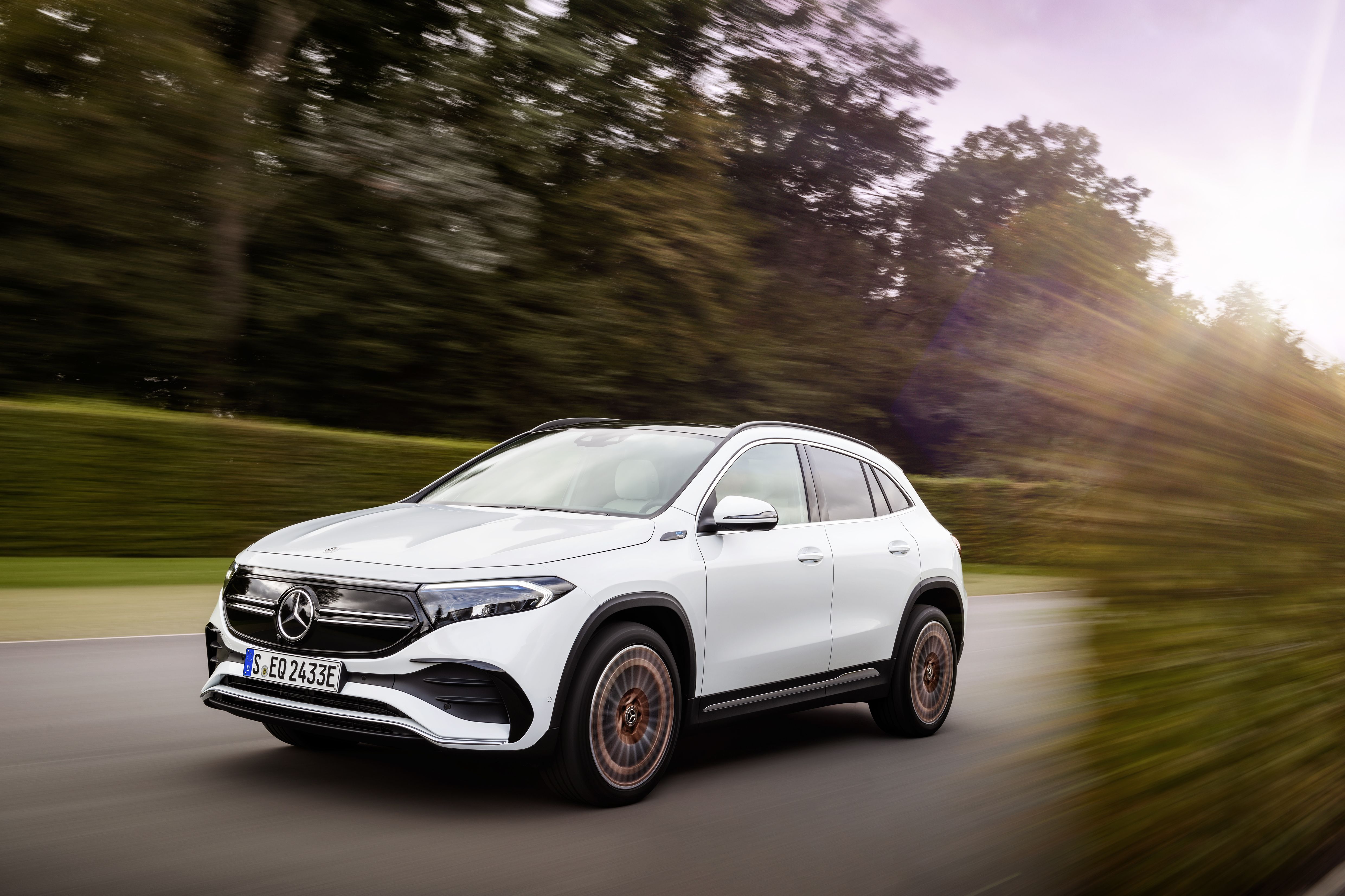Mercedes EQA 2021