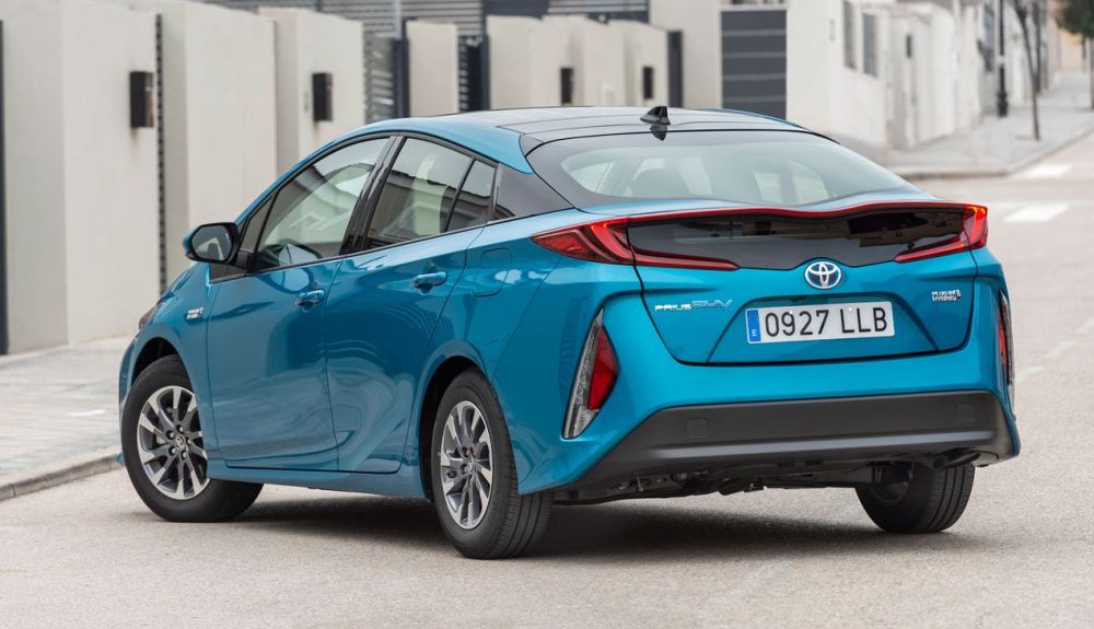 La trasera del Toyota Prius Plug-In 2021 ha sido completamente rediseñada