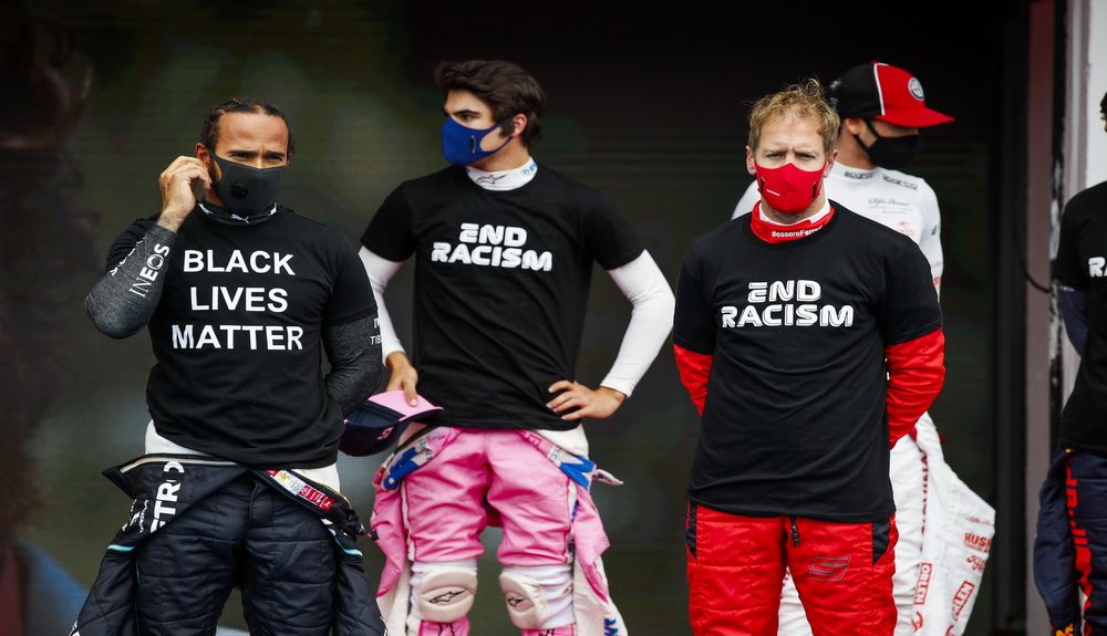 En 2020 por primera vez hubo reivindicaciones en la F1. Aquí Hamilton junto a Stroll y Vettel