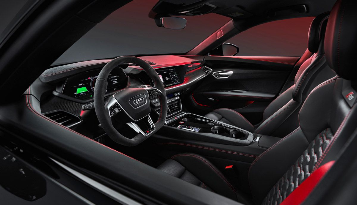Audi e-tron GT: interior.