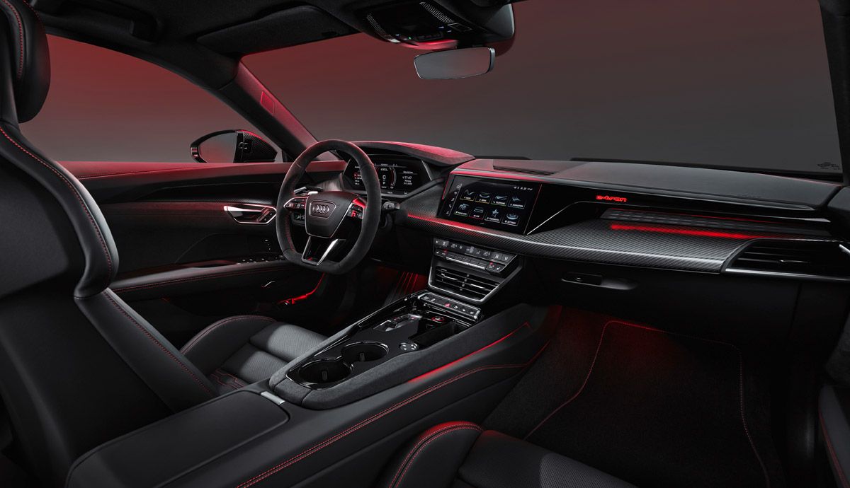 Audi e-tron GT: interior.