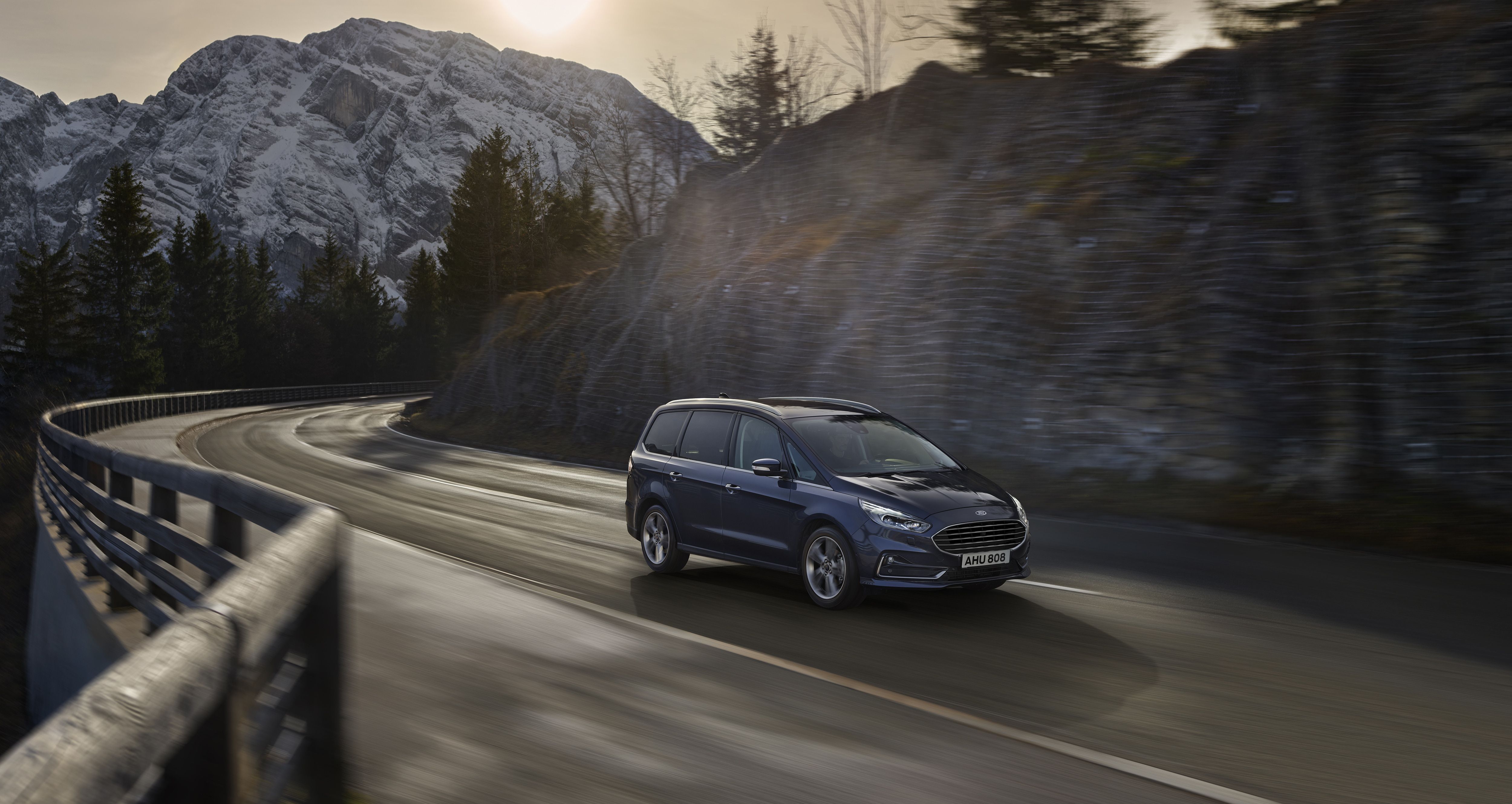 Ford S-Max Hybrid 2021