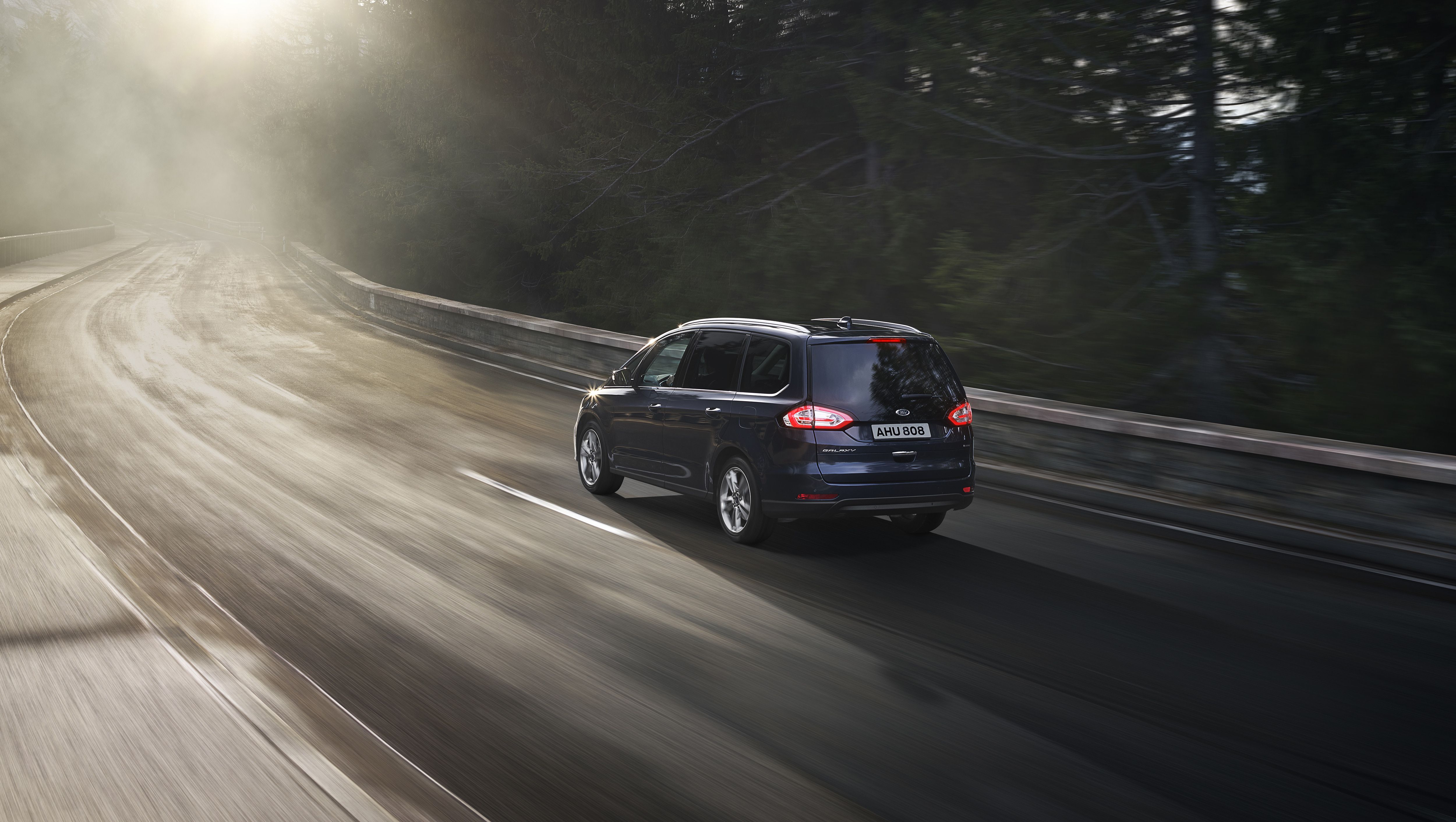 Ford S-Max Hybrid 2021