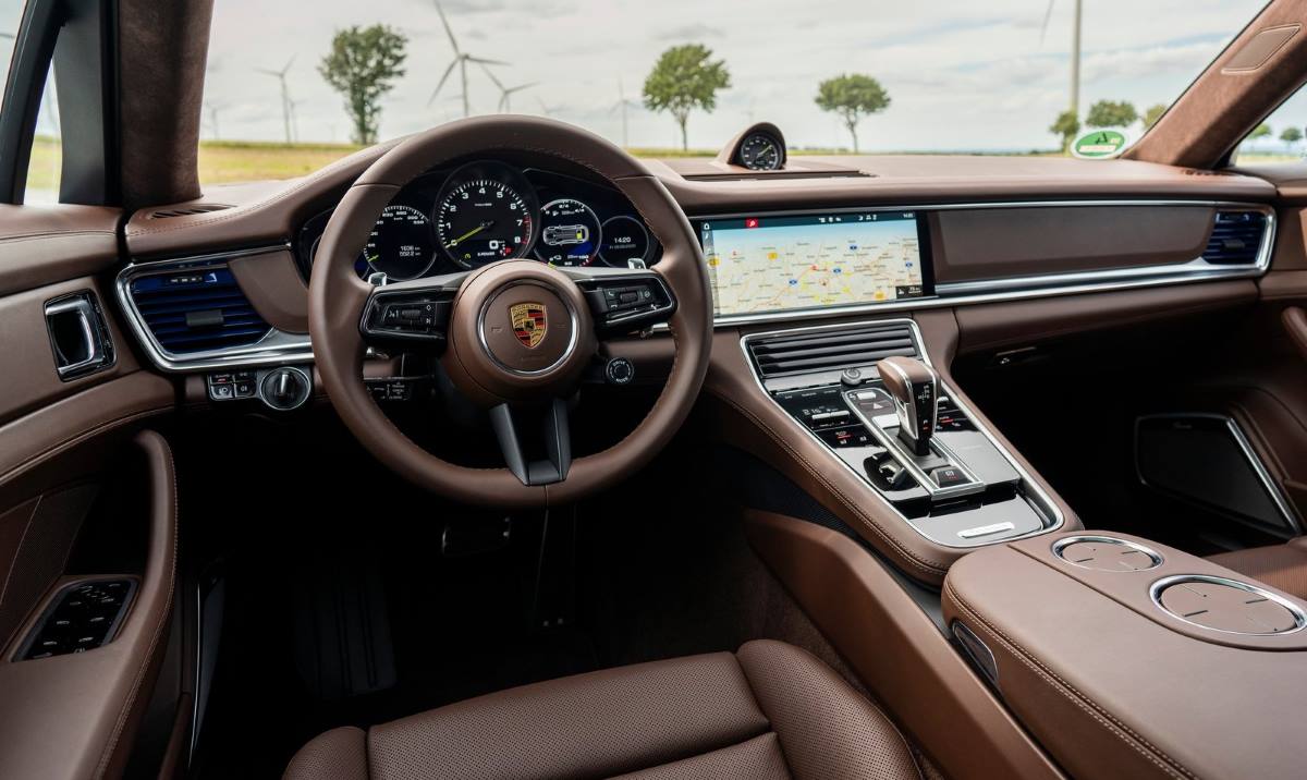 La configuración del interior del Panamera 2020 podría trasladarse al Cayenne 2022