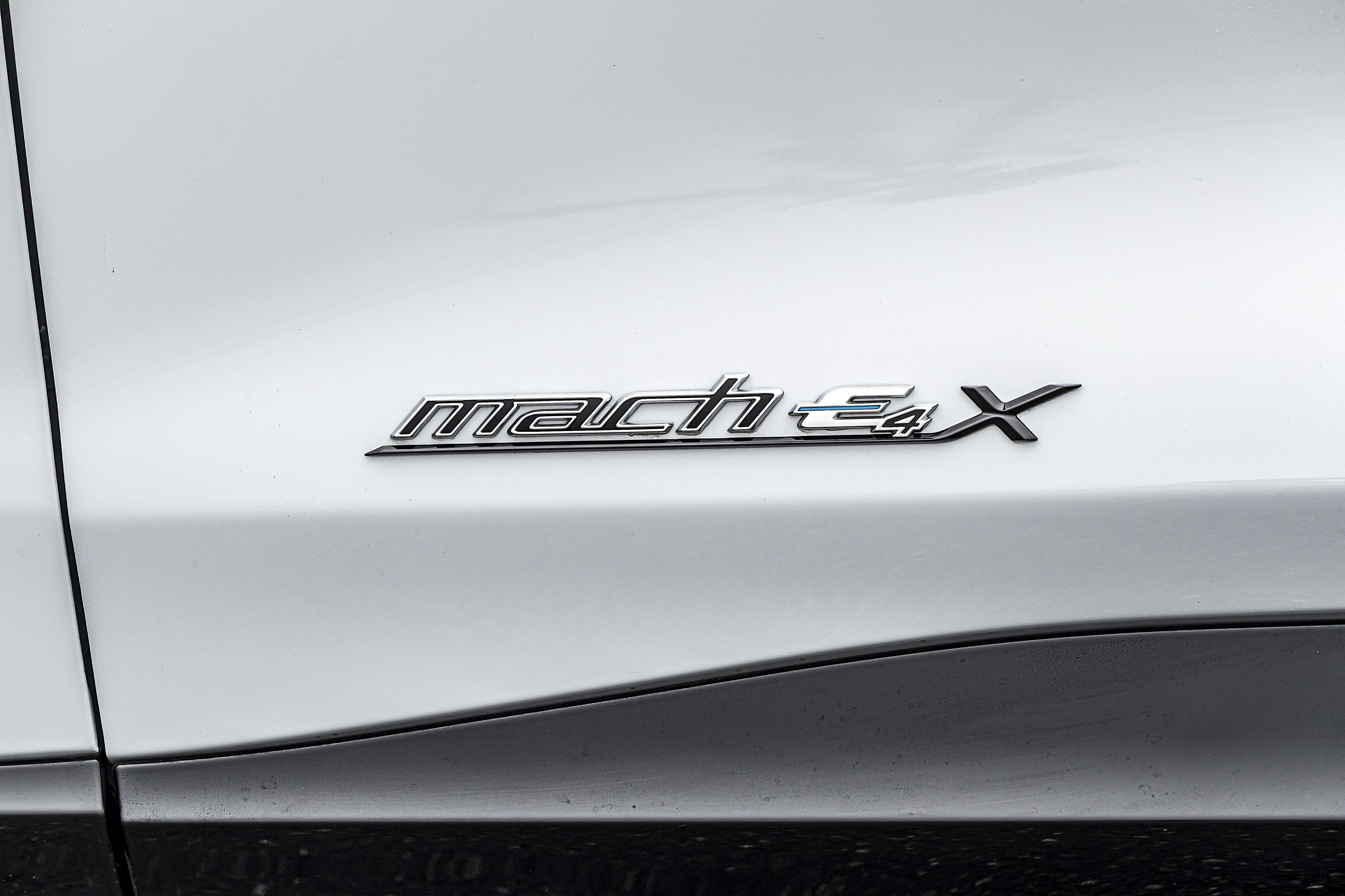 Ford Mustang Mach E AWD 