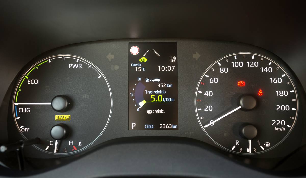 Toyota Yaris Hybrid 13