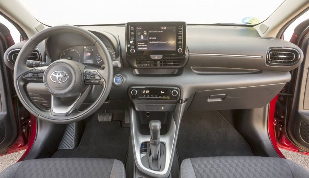 Toyota Yaris Hybrid 10 Toyota Yaris Hybrid 10